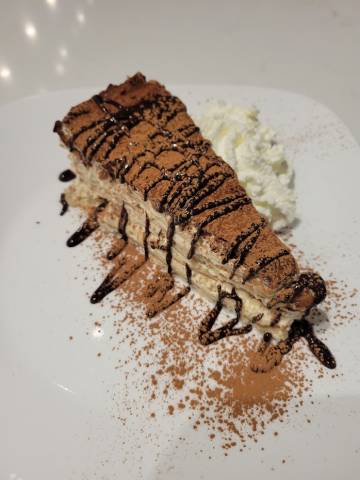 Fosko Cream dessert pie with chocolate drizzle